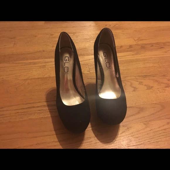 Black Heels - Picture 2 of 3